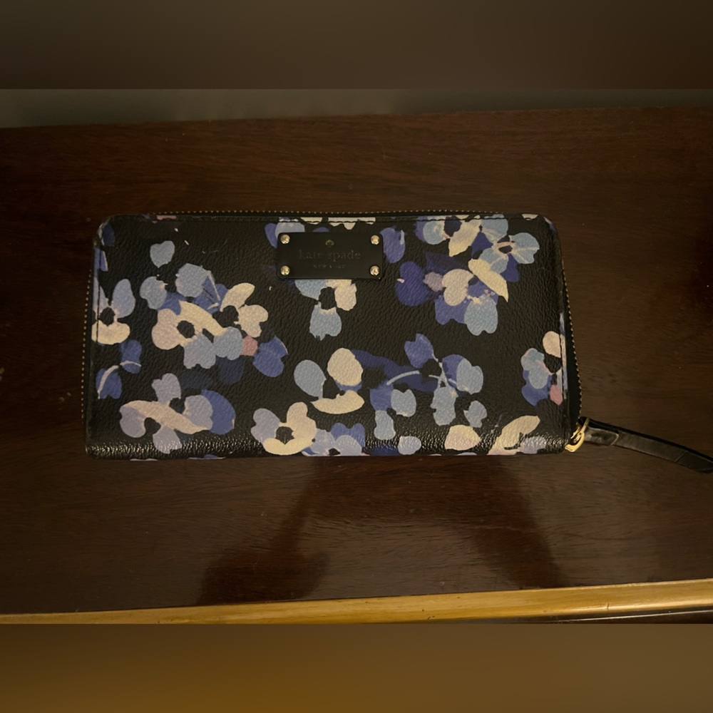 Kate spade floral wallet